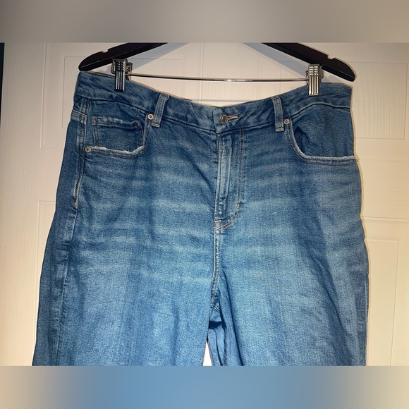 American Eagle Outfitters Classic Blue Curvy Mom Jeans - Stretch - Picture 4 of 12